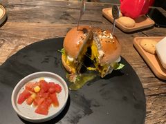 -HIGH FIVE哈福手工汉堡(桂林路店)