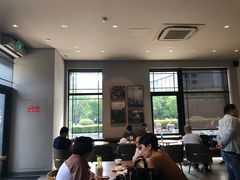 大堂-星巴克(昆山花桥商务城店)
