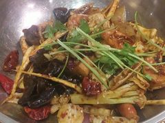 -拿渡麻辣香锅(世茂广场·工三店)
