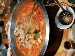 -野山舂·贵州现舂酸汤火锅(鸿通城店)