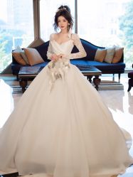 -艾米丽婚纱礼服