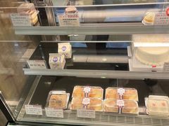 -红宝石·鲜奶小方·海派西点房(金杨店)