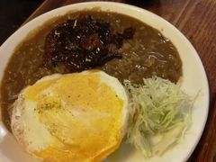 肥牛底咖喱汉堡排饭-金龙咖喱
