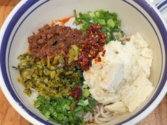 -云阿蛮云南生烫牛肉米线(奉贤路店)