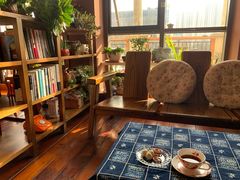-一米阳光咖啡店(百通尚风尚水店)