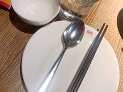餐具摆设-瓦城泰国料理(芮欧百货店)