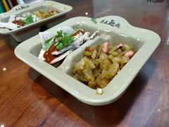 -亮亮面馆(经六路店)