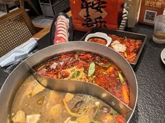 招牌非遗酸菜锅底-滇牛云南火锅(桂林路店)