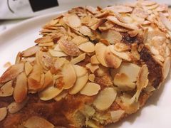 杏仁羊角-WHEAT&BAKER-麥(凯德来福士店)