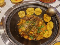 -靠山屯东北铁锅炖(东北菜，古美西路店)