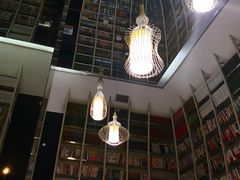 -钟书阁(松江泰晤士小镇店)