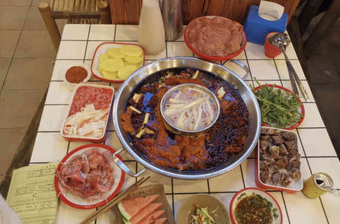 城门洞老火锅-"一个人去吃的,点的不太多,但分量好多啊,.