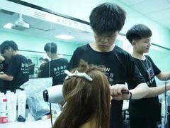 -首脑美容美发化妆美甲培训学校(长沙校区)