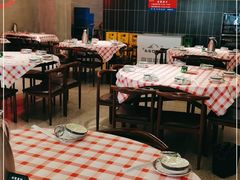 大堂-洪霞餐馆·川菜·鲜货现炒(两江春城店)