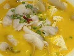 -渝是乎酸菜鱼(龙旗购物中心店)