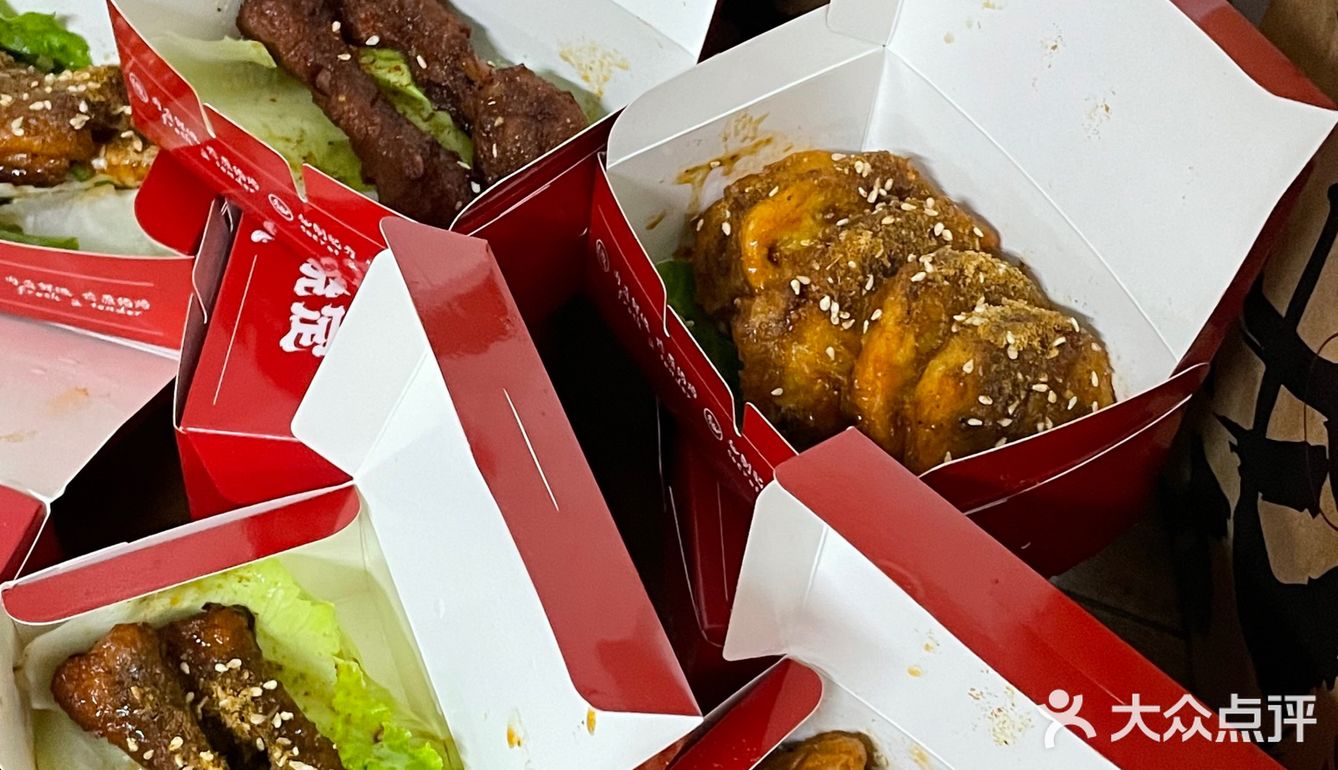 三十多的餐里还有凤爪藕盒真不戳 一整个沦陷…