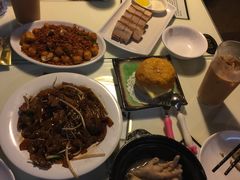 -新大咀港式茶餐厅(宝山万达店)