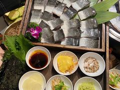 -围炉肉舍丹东海鲜烤肉·烤活鳗(步行街店)