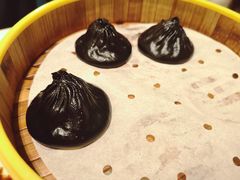 黑松露小笼包-唐宫