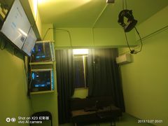 -VR间客漫虚拟现实体验馆(汉街店)