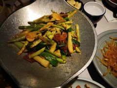 笋片小炒肉-额娘·现烙春饼烤鸭(太原总店)