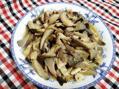 蘑菇-缘福乡村铁锅炖民宿(八达岭店)
