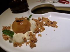 焦糖苹果配山核桃及香草奶油慕斯-AZUL by FUEL蓝色·法式酒馆(琶醍店)