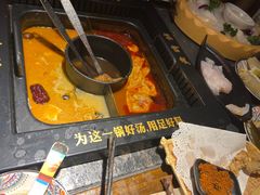 -老牌坊云南鱼豆花火锅(哈西万达店)