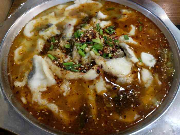 李记酸菜鱼(勤劳巷店)-"朋友大力推荐的一家店,店面不太起眼但是生.