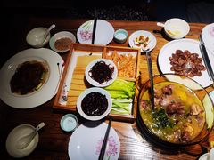 -湖畔鲁菜·二十年老字号餐厅(大明湖店)