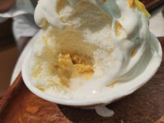 榴莲肉加榴莲冰淇淋-丹礼糖甜品