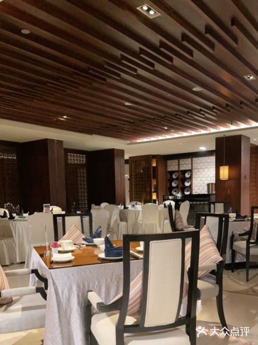 海陵岛保利皇冠假日酒店·御公馆中餐厅 CANAL LNUA大堂图片