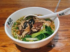 -湘人龙记老长沙米粉(鸟巢店)