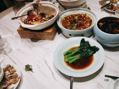 -荷花亭·湖北融合菜(中商广场店)