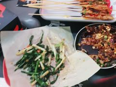 -何师烧烤Pro ·江湖川菜·小龙虾·精酿(太古里旗舰店)