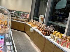 面包甜点陈列柜-爱达乐面包生日蛋糕(泛悦国际店)