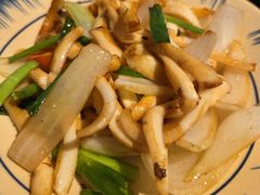 -Cuc Gach Quan Restaurant