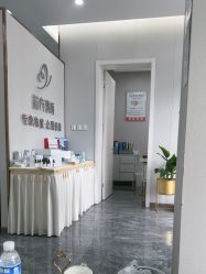 -苗方清颜专业祛痘·皮肤管理