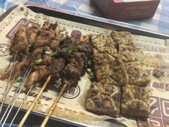 -老街烧烤大排档·地道湖北菜·龙虾馆(汉口火车站店)