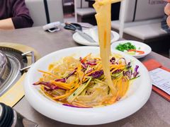 -锅飘飘·东北铁锅炖(雨花客厅店)