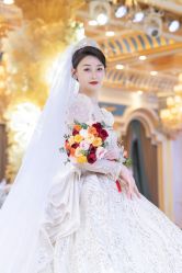 -Lady  Jane高端婚纱礼服馆