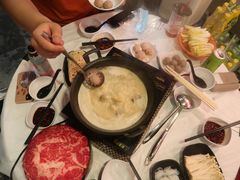 -鲜入围煮花胶鸡海鲜火锅