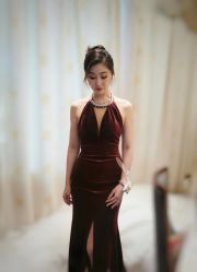 -觅白婚纱礼服馆