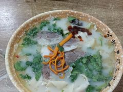 -吕记清真美食城(永兴服装街店)