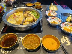 -牛武士寿喜烧·和牛火锅自助(全球首店)