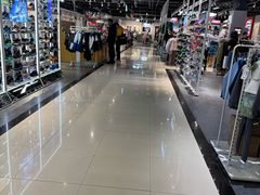 -燕莎奥特莱斯购物中心