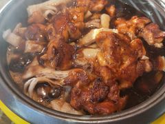 -吉吉向上炭烤鸡肉煲(大学城店)
