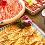 来玫瑰谷体验氛围感火锅