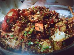 -凤凰路何眼镜香辣蟹(花果园店)