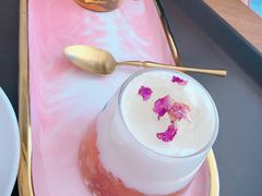 富士山上每日胶原桃胶女神-Blueglass酸奶(财富购物中心店)